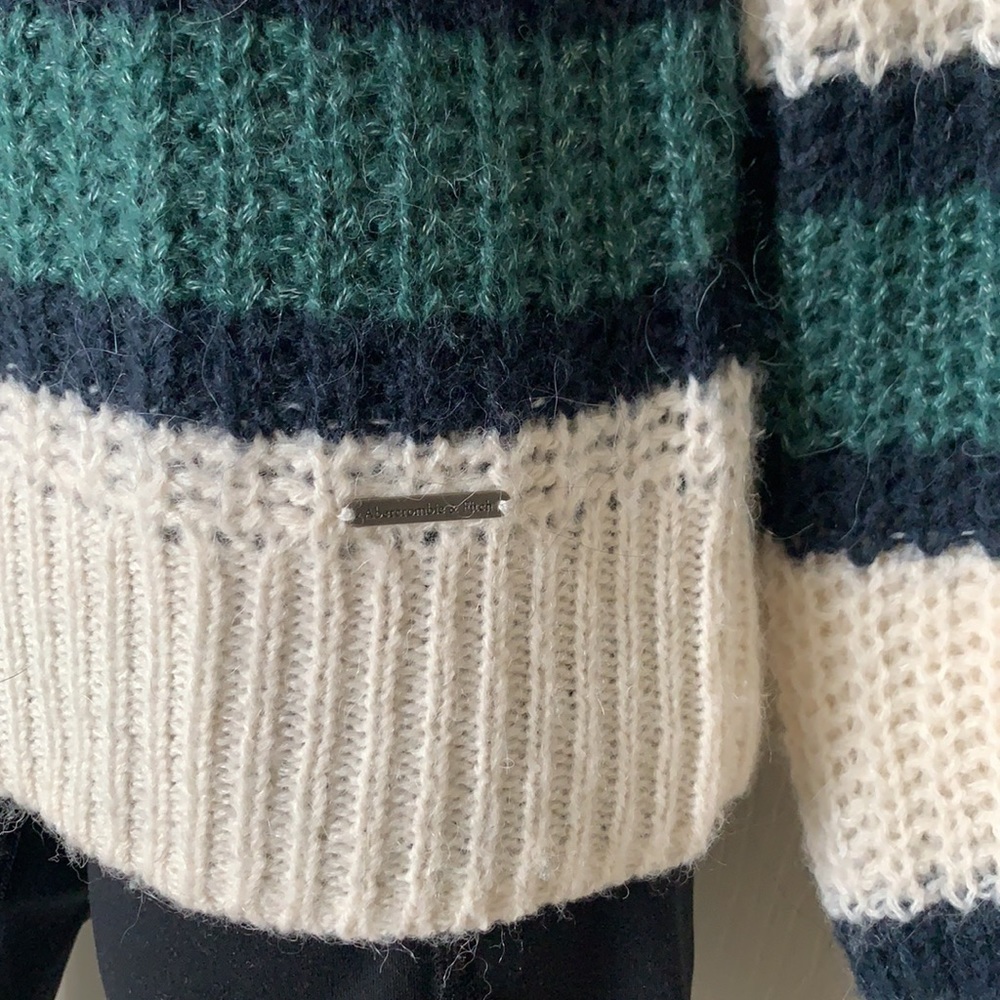 Abercrombie & Fitch Green and White Balloon Sleeve Knit Sweater - Picture 5 of 13
